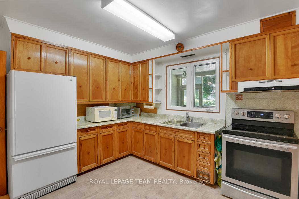 Photo 8 of 157 Anna Avenue, Ottawa, Carlington — HOMEH