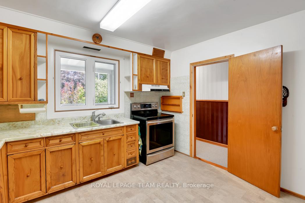 Photo 7 of 157 Anna Avenue, Ottawa, Carlington — HOMEH