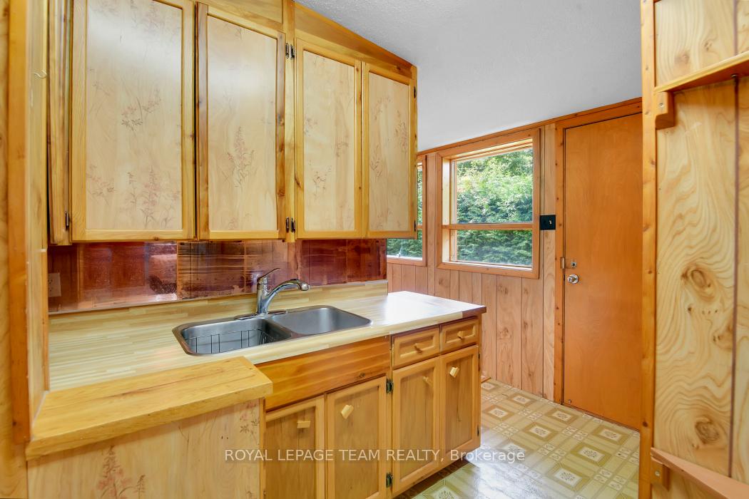 Photo 11 of 157 Anna Avenue, Ottawa, Carlington — HOMEH