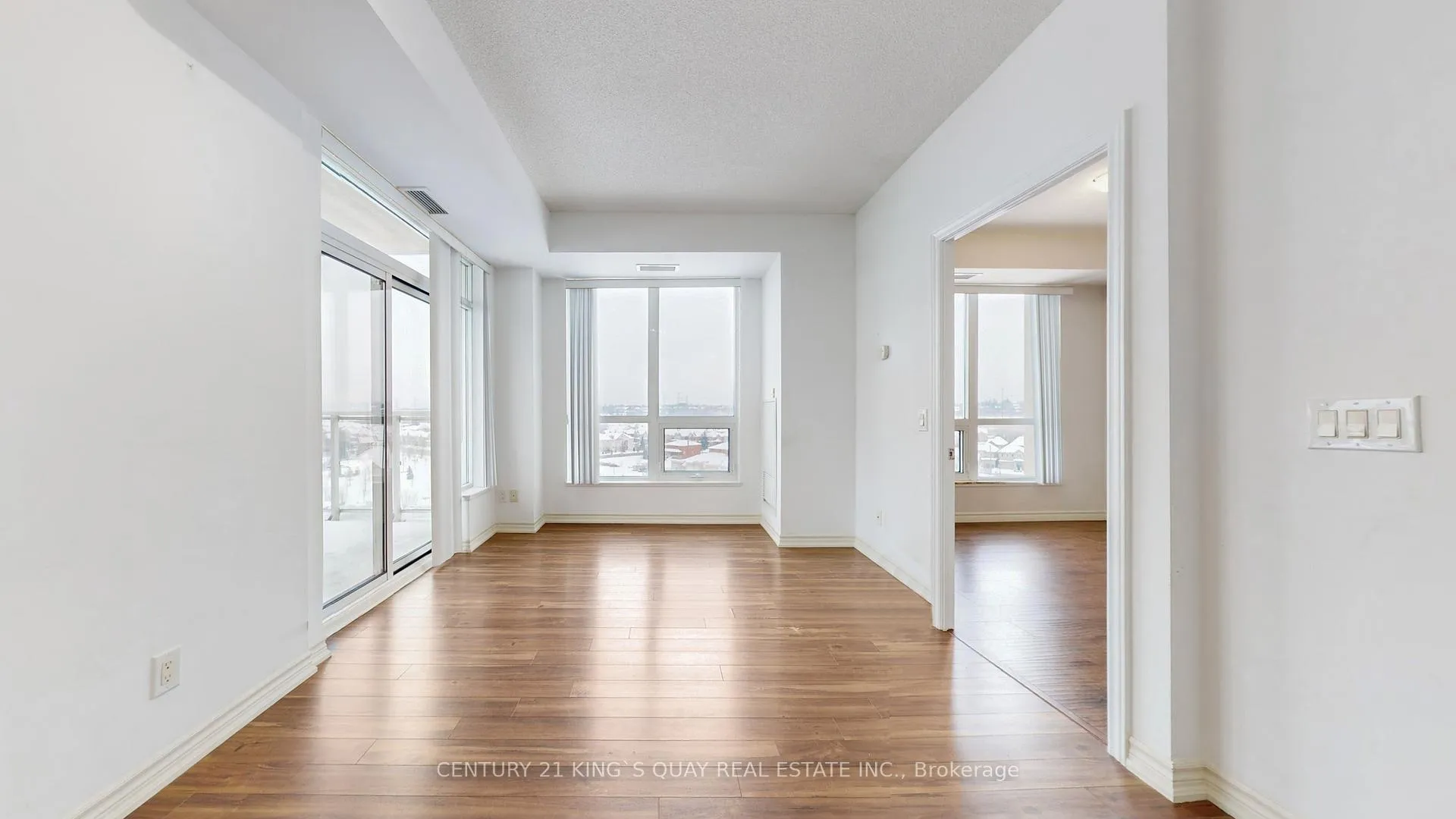 Photo 11 of Unit 806, 8323 Kennedy Road, Markham, Village Green-South Unionville — HOMEH