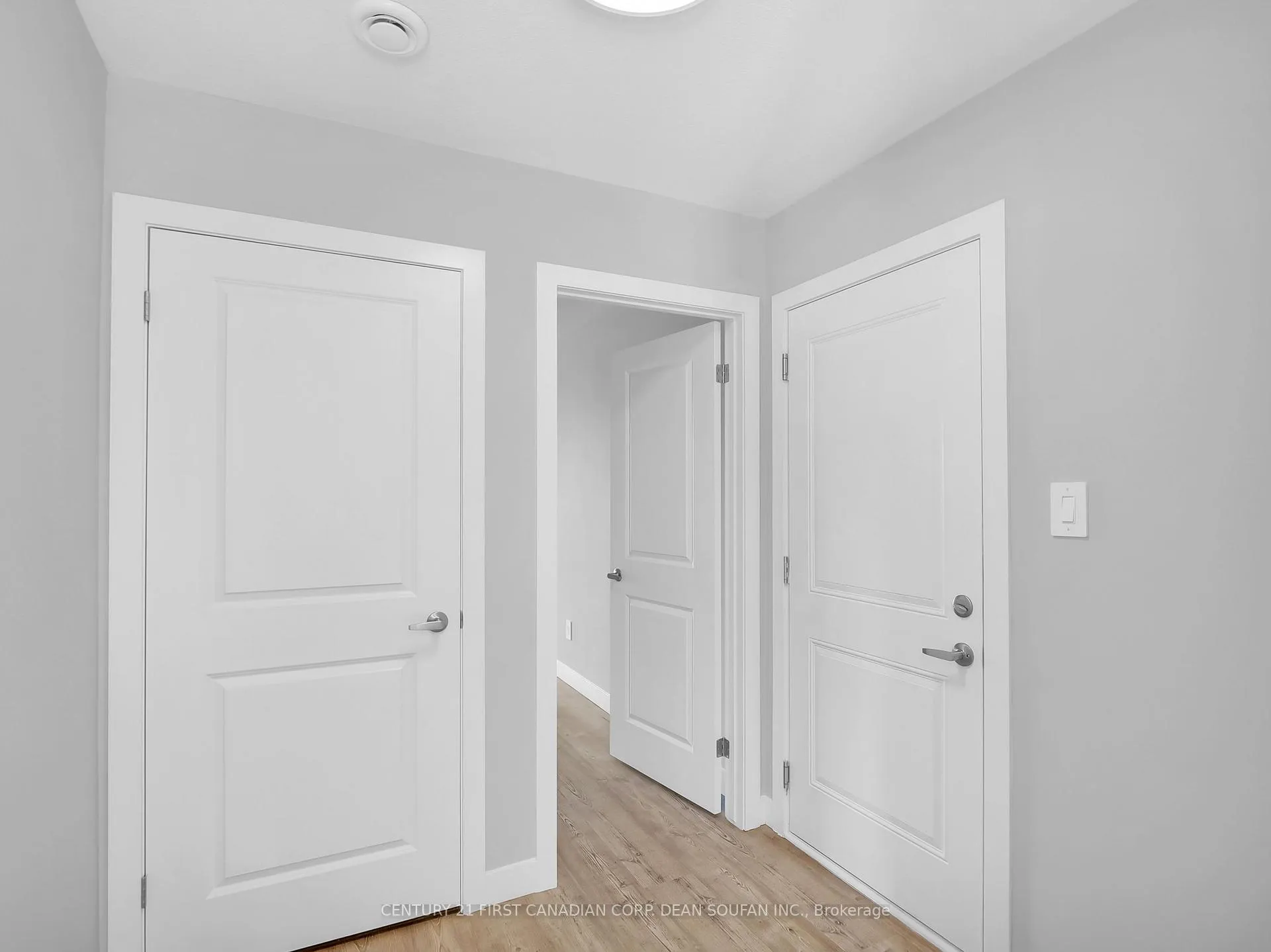 Photo 9 of Unit 6, 349 Southdale Road E, London, South W — HOMEH