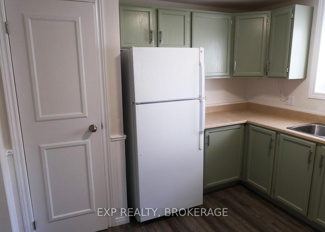 Photo 3 of 355 Forsyth Street, Gananoque — HOMEH