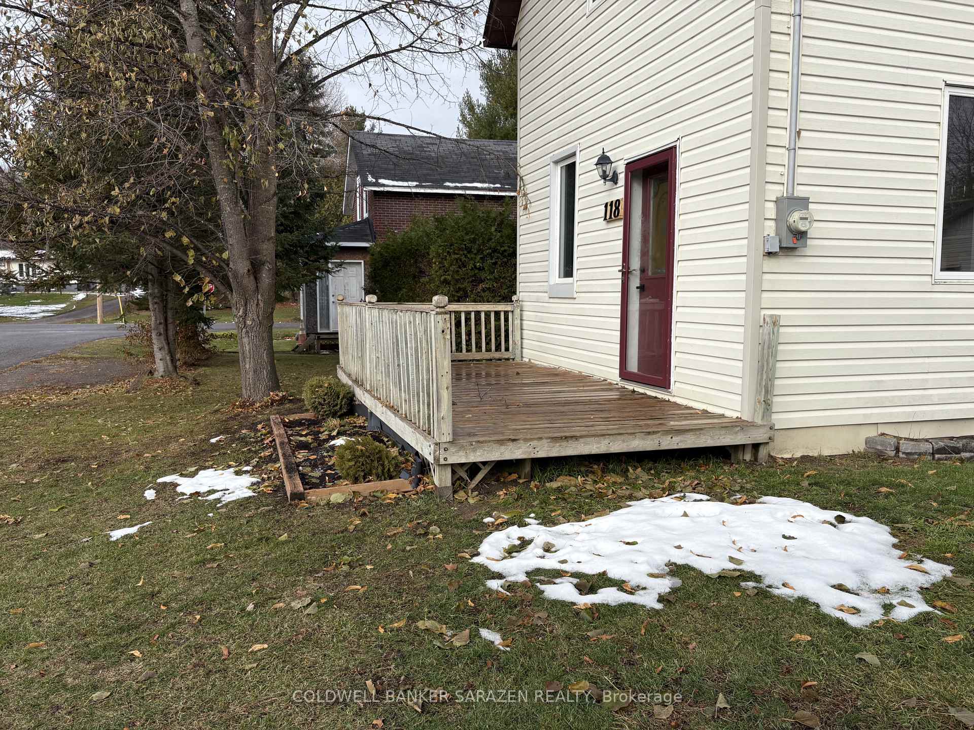 Photo 3 of 118 Tyndal Street, Ottawa, Kinburn — HOMEH