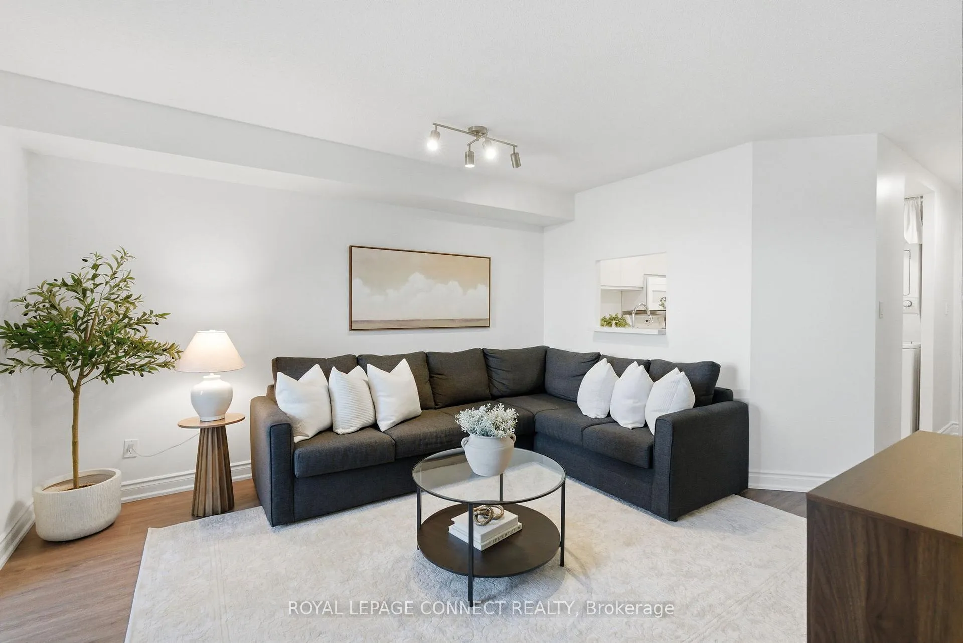 Photo 1 of Unit 514, 711 Rossland Road E, Whitby, Pringle Creek — HOMEH