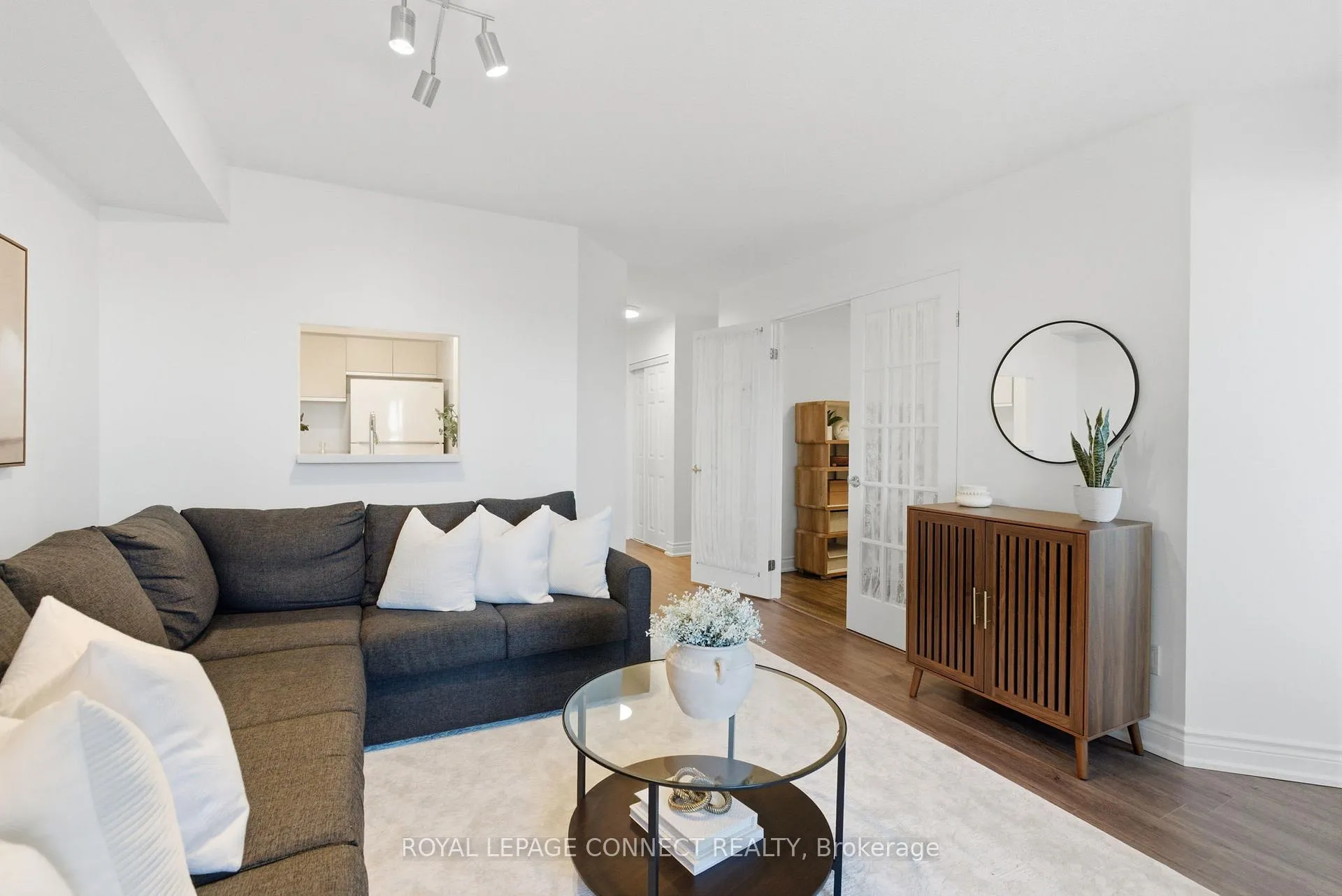 Photo 4 of Unit 514, 711 Rossland Road E, Whitby, Pringle Creek — HOMEH