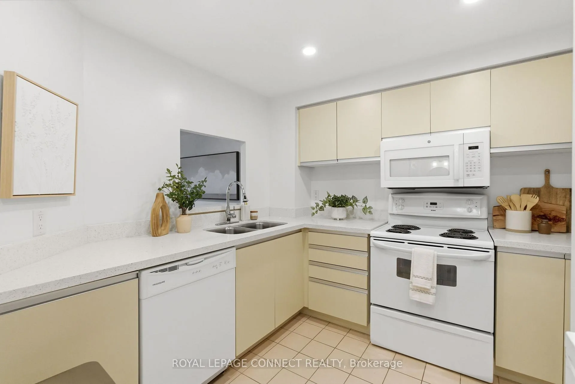 Photo 10 of Unit 514, 711 Rossland Road E, Whitby, Pringle Creek — HOMEH