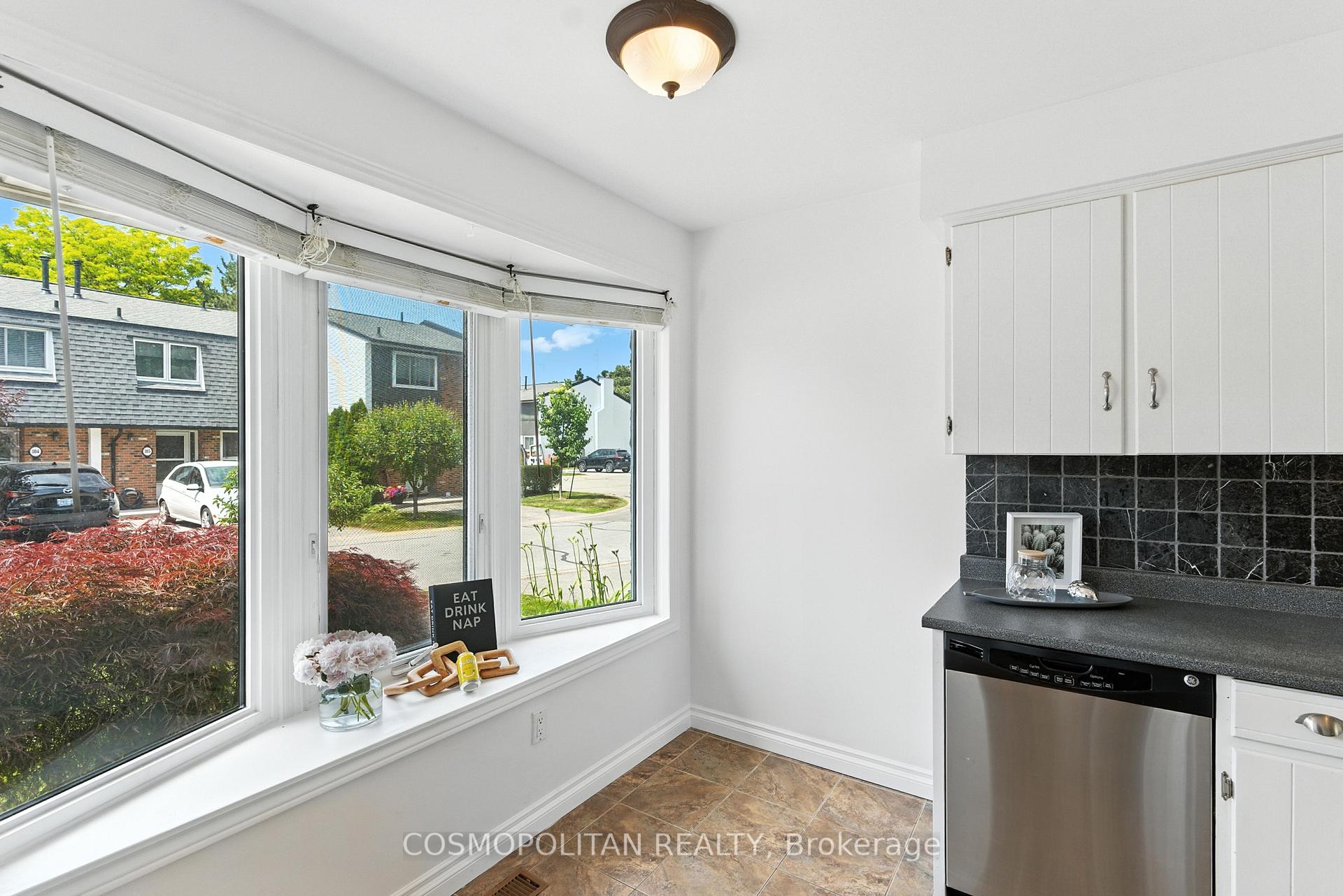 Photo 3 of Unit 91, 77 Linwell Road, St. Catharines, Lakeport — HOMEH