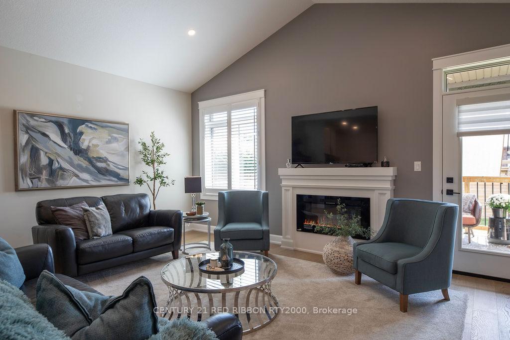 Photo 3 of Unit 40, 159 Collins Way, Strathroy-Caradoc, SE — HOMEH