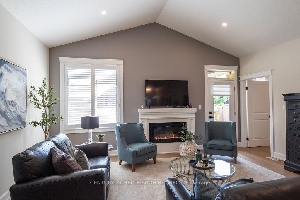 Photo 5 of Unit 40, 159 Collins Way, Strathroy-Caradoc, SE — HOMEH