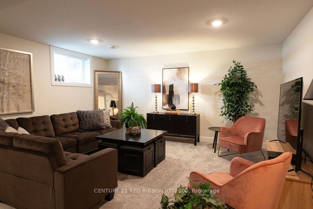 Photo 26 of Unit 40, 159 Collins Way, Strathroy-Caradoc, SE — HOMEH