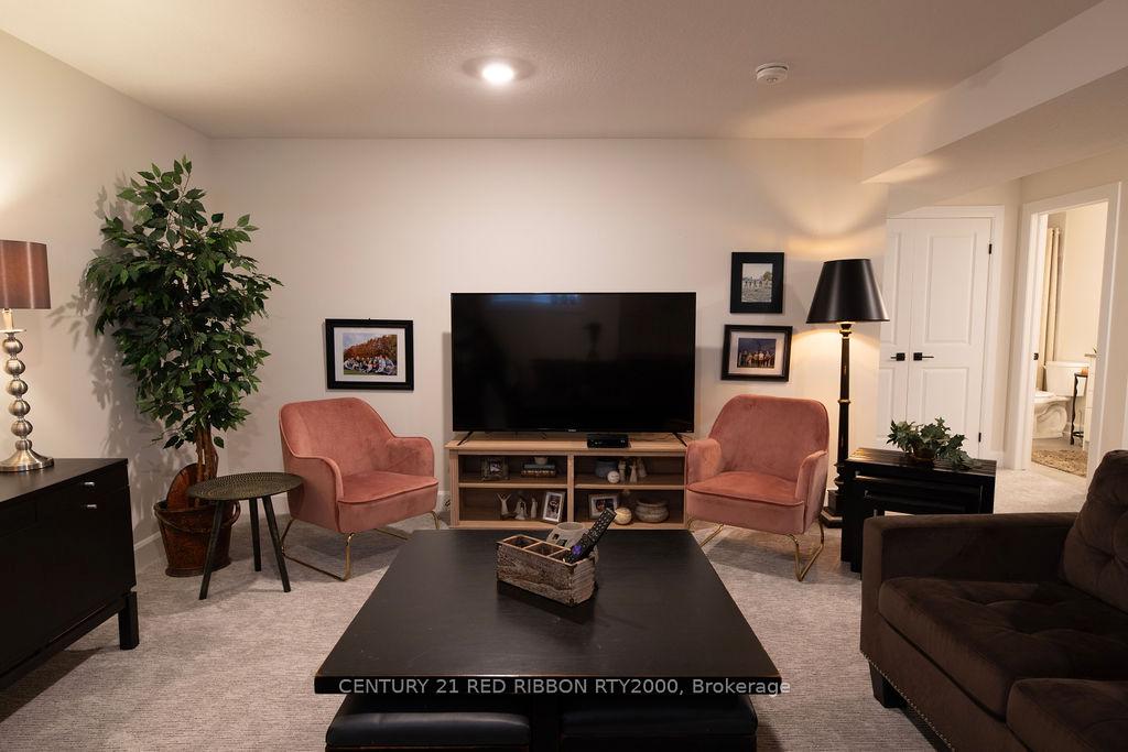 Photo 28 of Unit 40, 159 Collins Way, Strathroy-Caradoc, SE — HOMEH