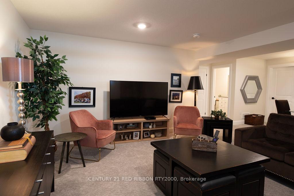Photo 29 of Unit 40, 159 Collins Way, Strathroy-Caradoc, SE — HOMEH
