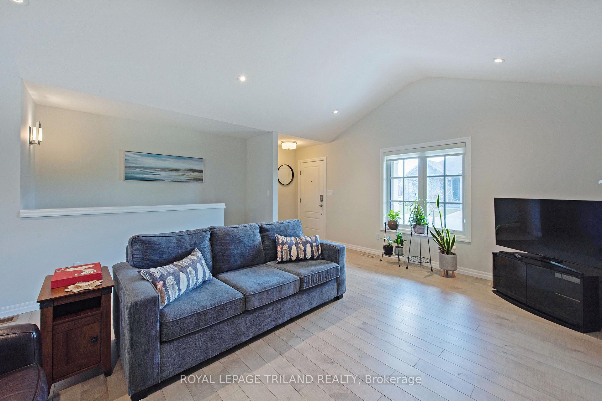 Photo 12 of Unit 11, 234 Peach Tree Boulevard, St. Thomas — HOMEH