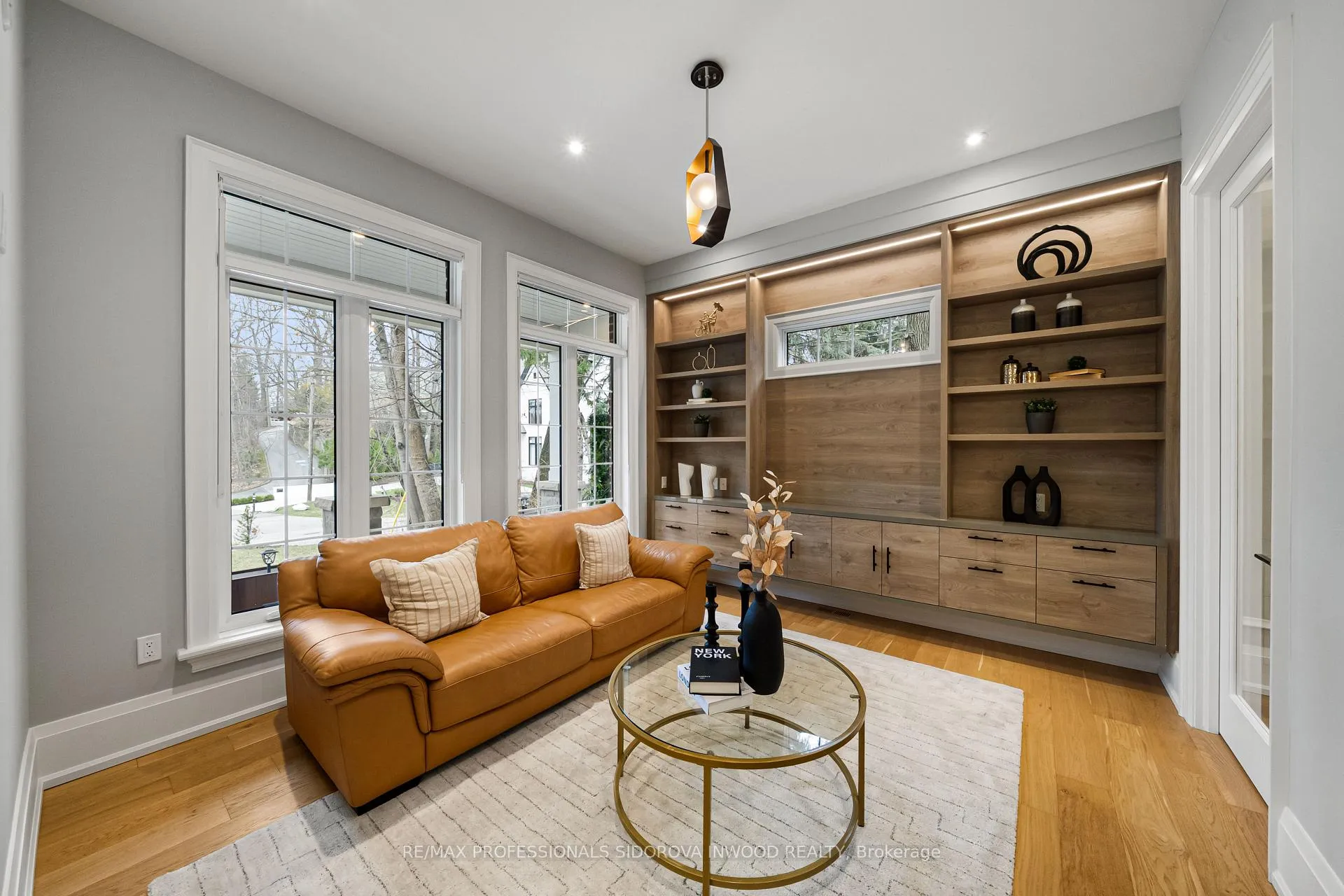 Photo 8 of 4 Tanglewood Terrace, Etobicoke, Stonegate-Queensway — HOMEH