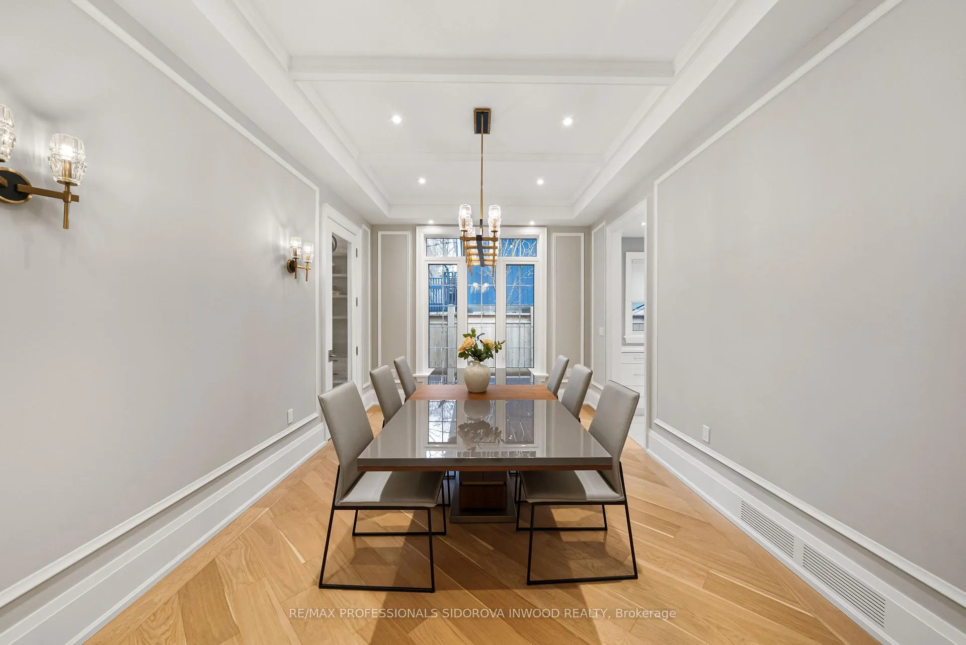 Photo 11 of 4 Tanglewood Terrace, Etobicoke, Stonegate-Queensway — HOMEH