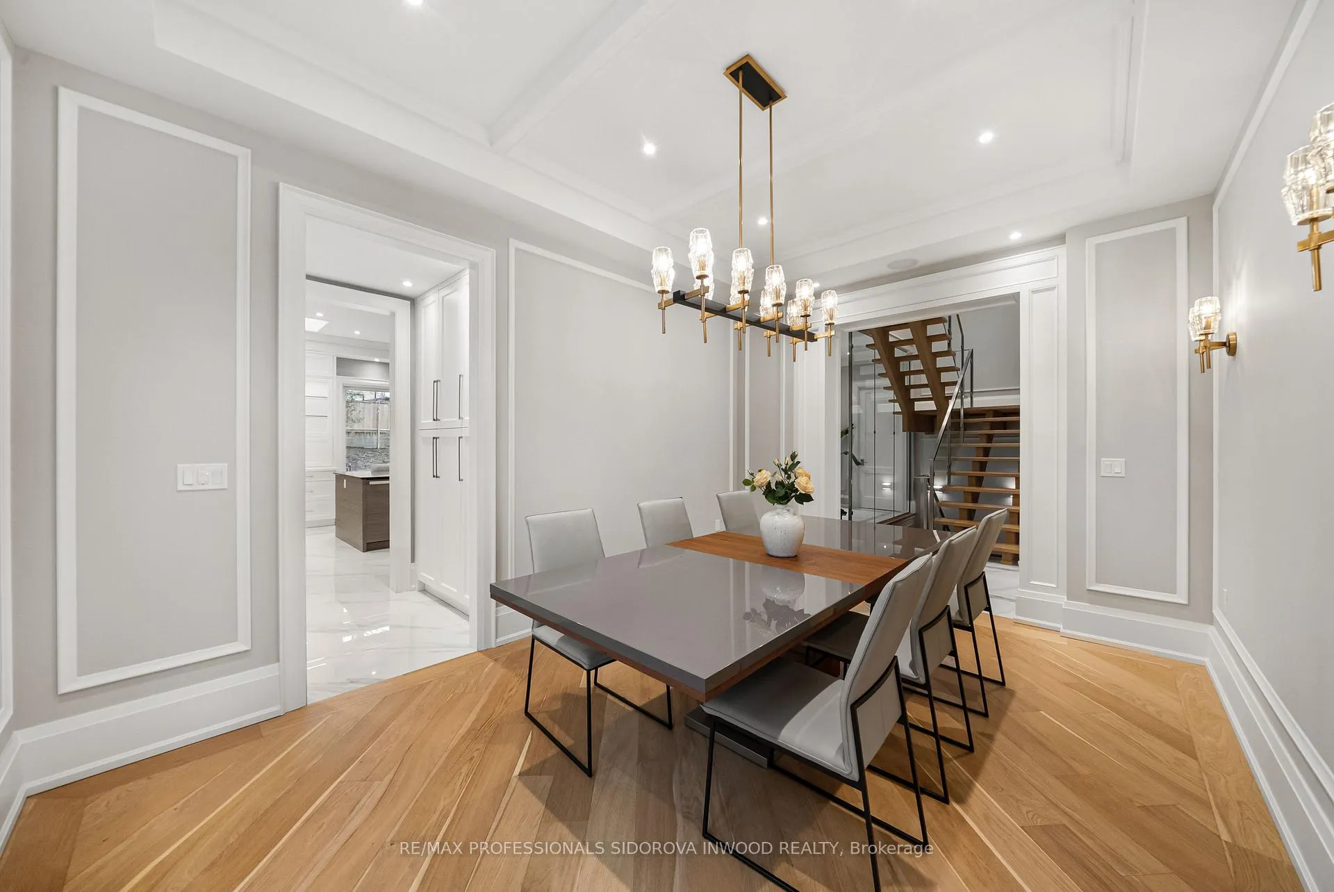 Photo 12 of 4 Tanglewood Terrace, Etobicoke, Stonegate-Queensway — HOMEH