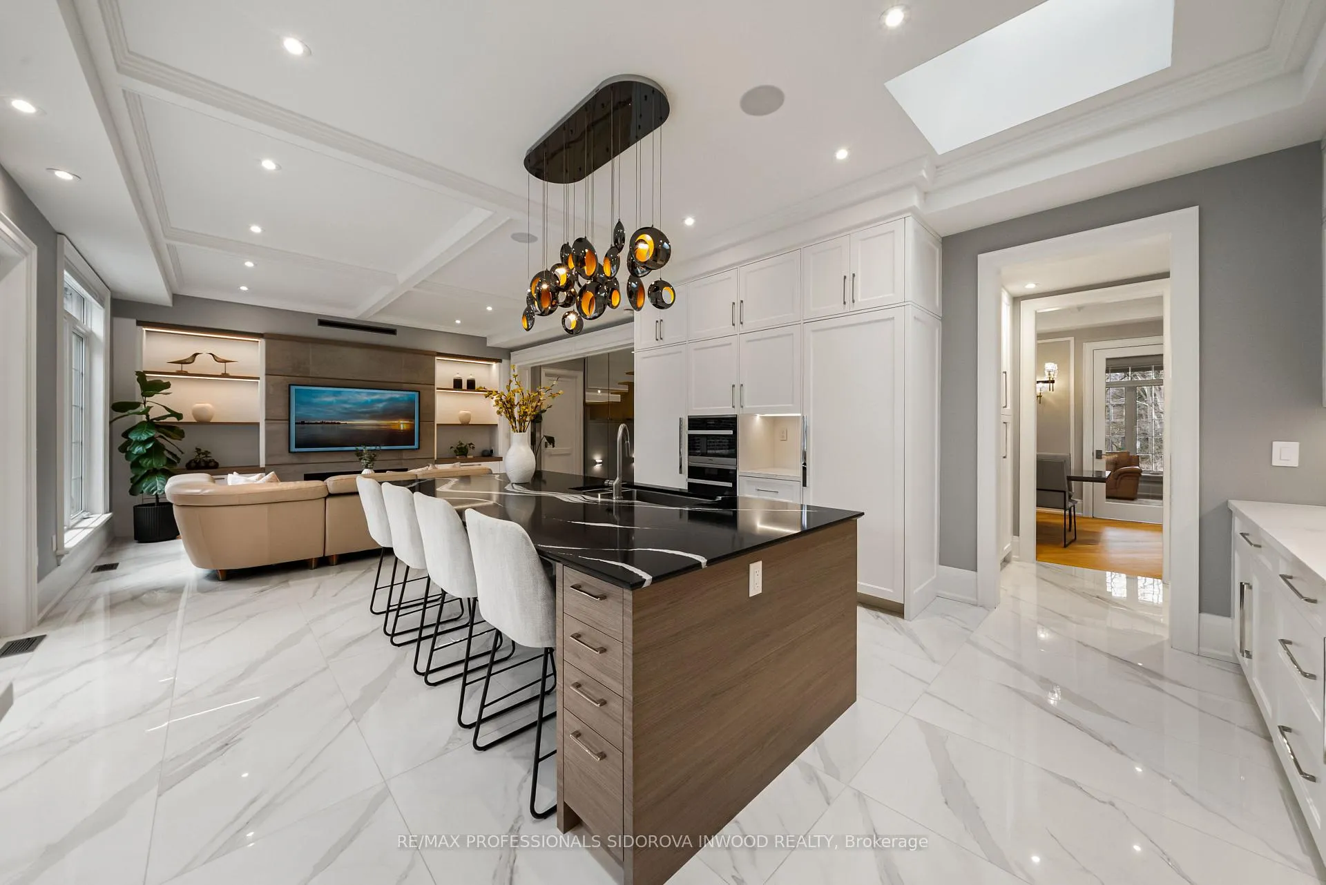 Photo 14 of 4 Tanglewood Terrace, Etobicoke, Stonegate-Queensway — HOMEH