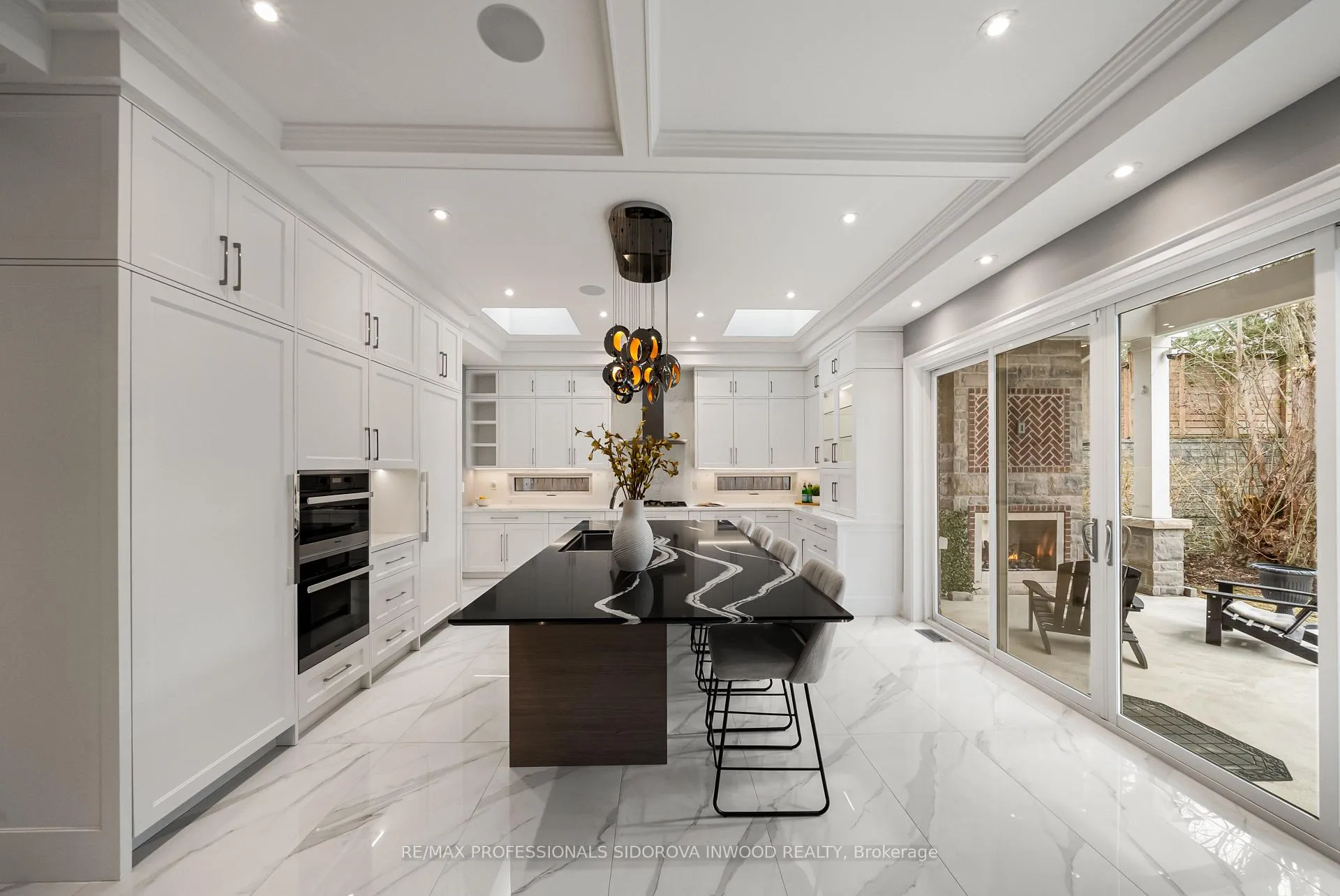 Photo 16 of 4 Tanglewood Terrace, Etobicoke, Stonegate-Queensway — HOMEH