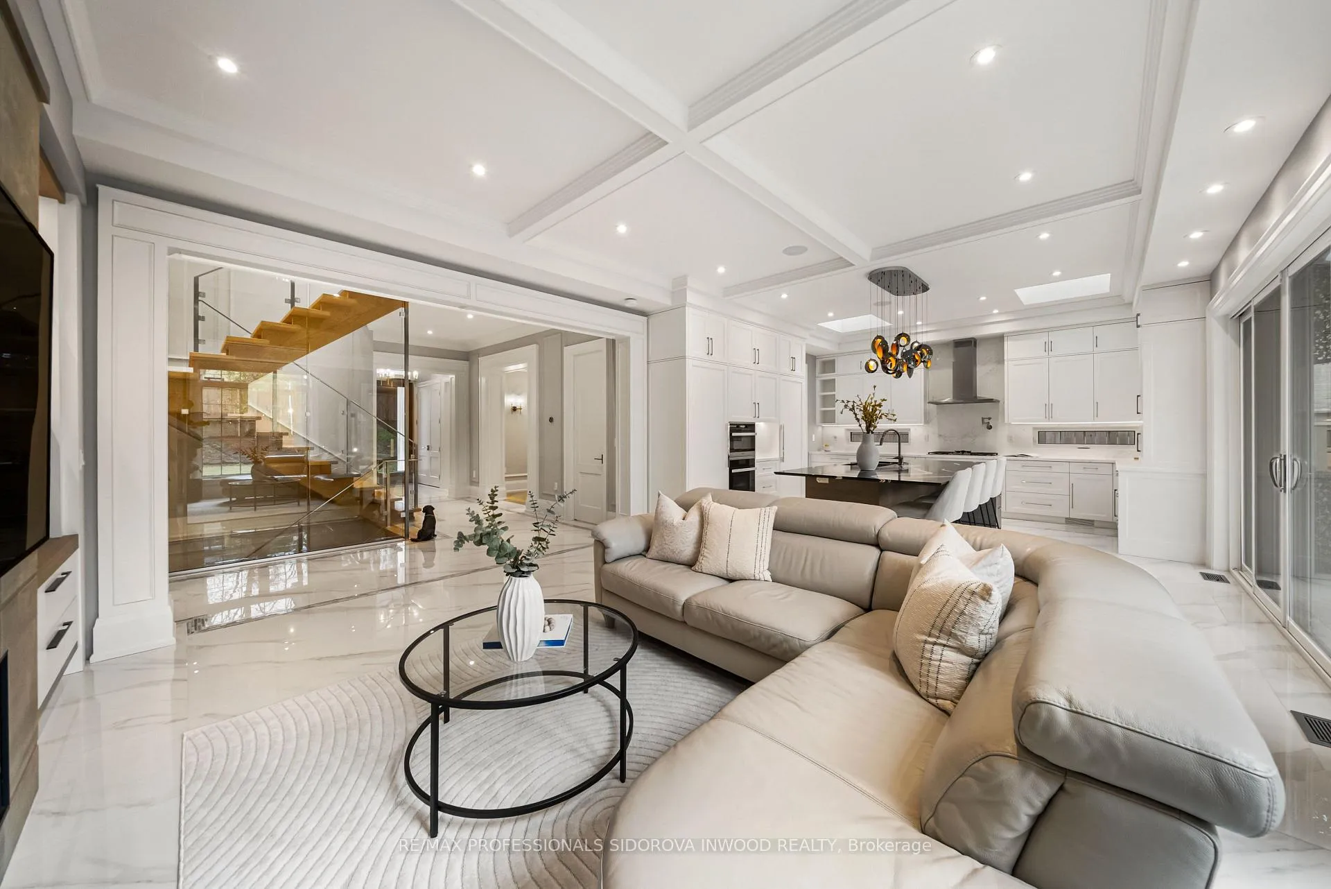 Photo 20 of 4 Tanglewood Terrace, Etobicoke, Stonegate-Queensway — HOMEH