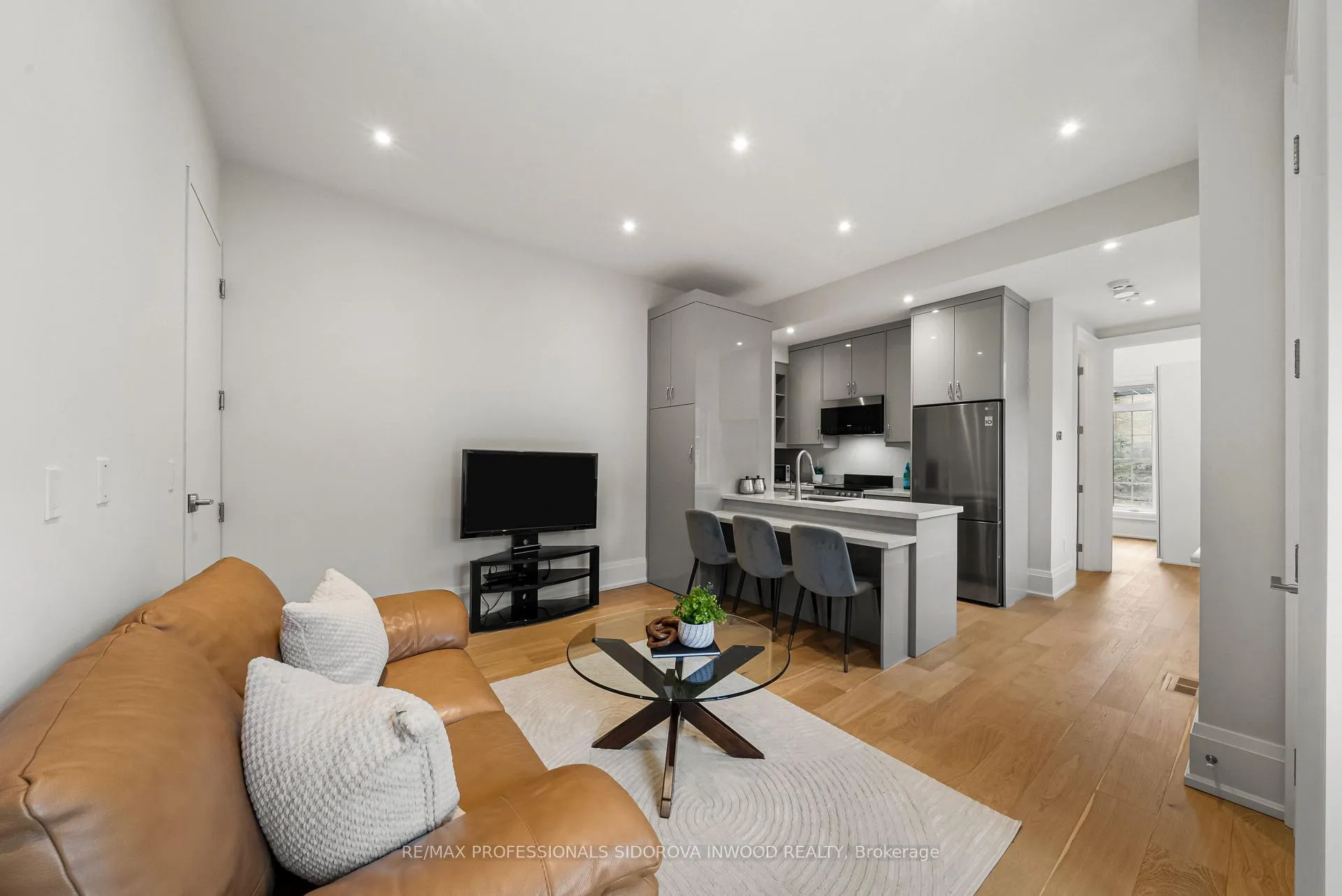 Photo 24 of 4 Tanglewood Terrace, Etobicoke, Stonegate-Queensway — HOMEH