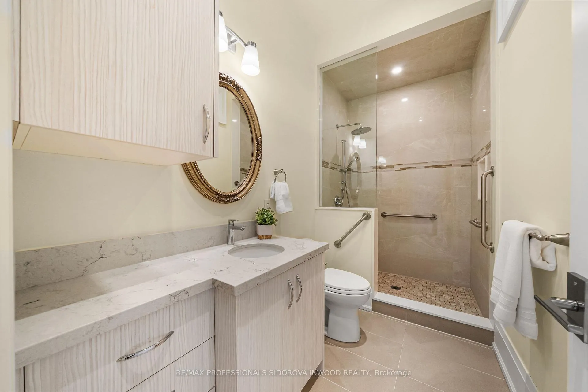 Photo 26 of 4 Tanglewood Terrace, Etobicoke, Stonegate-Queensway — HOMEH
