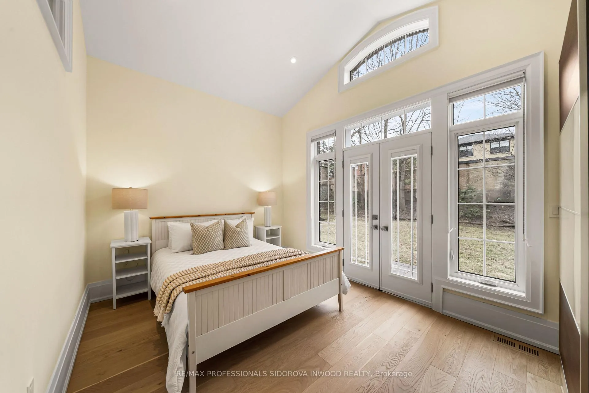 Photo 27 of 4 Tanglewood Terrace, Etobicoke, Stonegate-Queensway — HOMEH