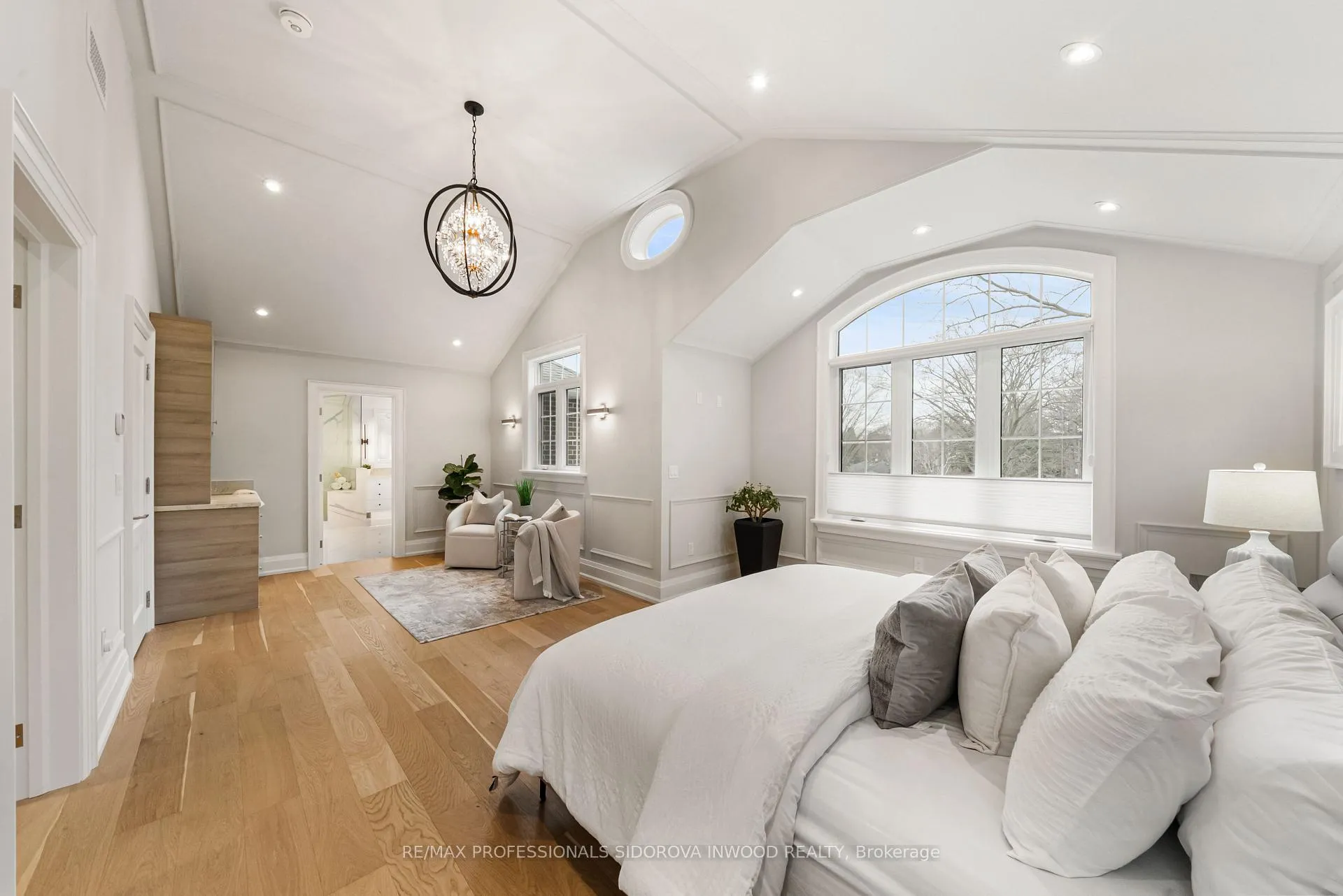 Photo 32 of 4 Tanglewood Terrace, Etobicoke, Stonegate-Queensway — HOMEH