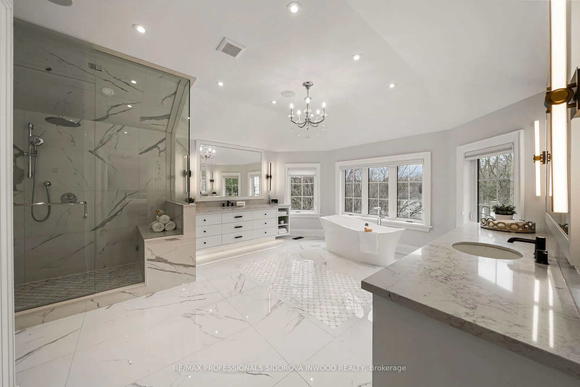 Photo 35 of 4 Tanglewood Terrace, Etobicoke, Stonegate-Queensway — HOMEH