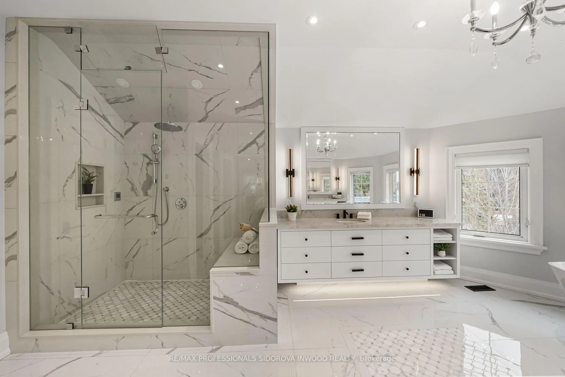 Photo 36 of 4 Tanglewood Terrace, Etobicoke, Stonegate-Queensway — HOMEH