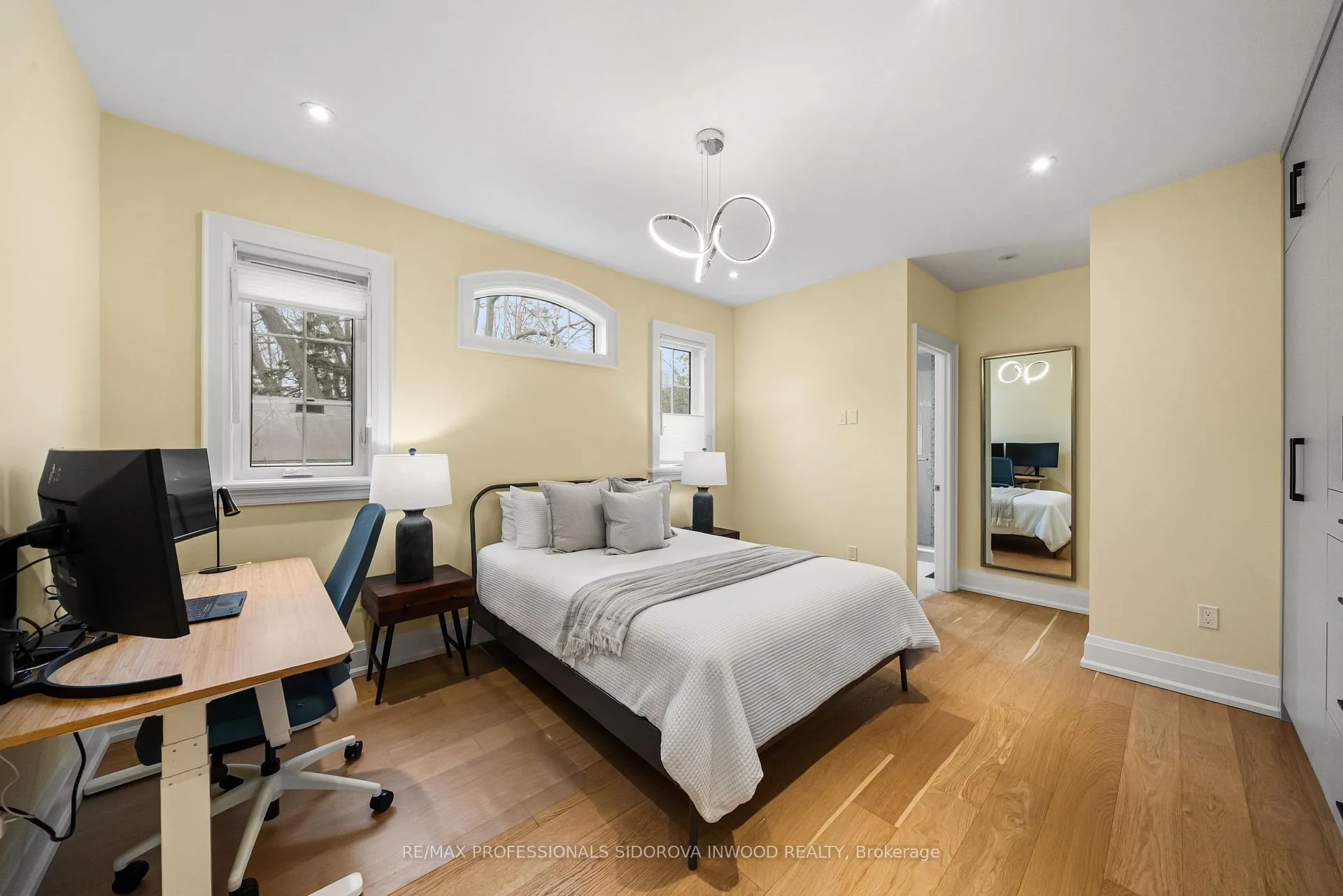 Photo 39 of 4 Tanglewood Terrace, Etobicoke, Stonegate-Queensway — HOMEH