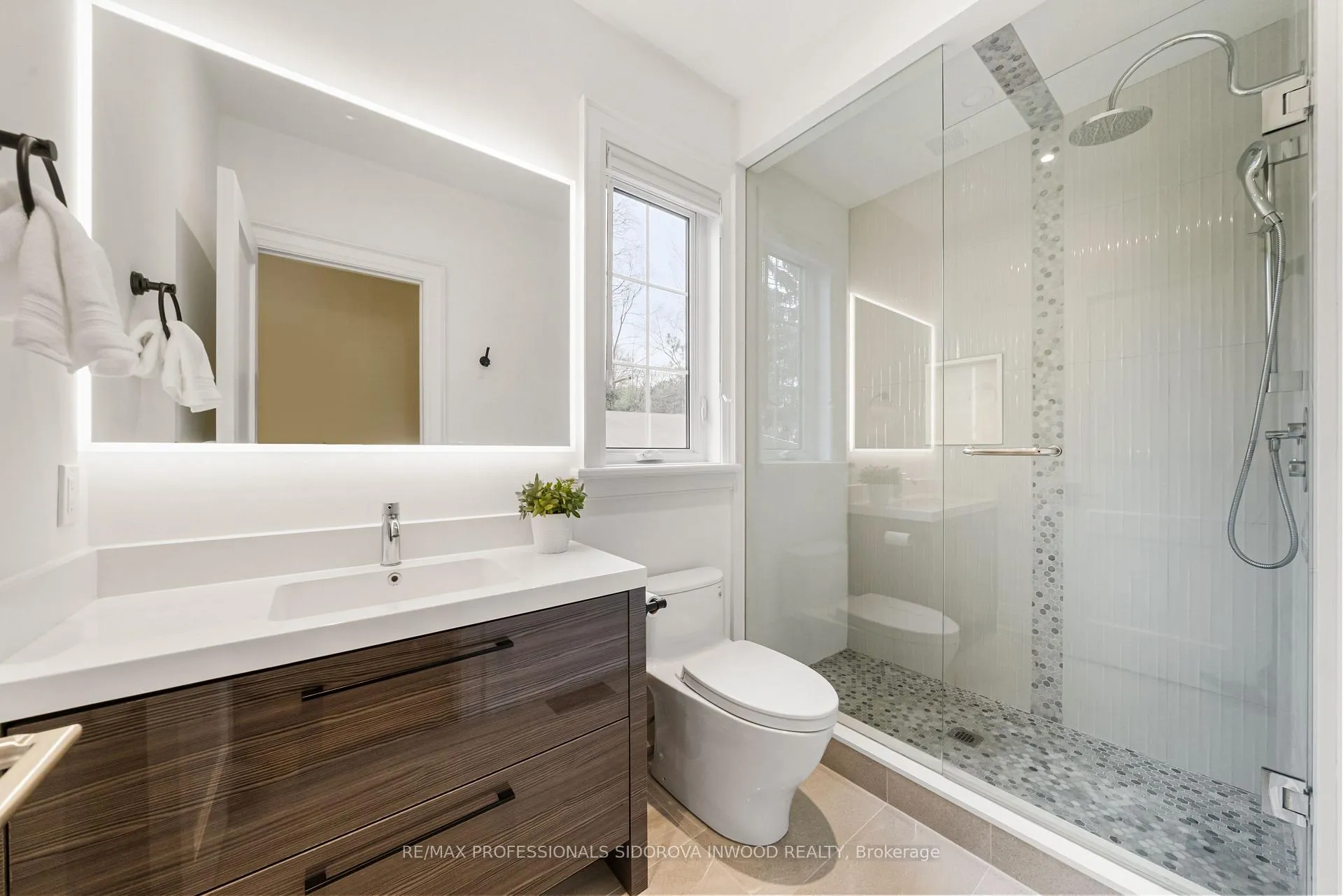 Photo 40 of 4 Tanglewood Terrace, Etobicoke, Stonegate-Queensway — HOMEH
