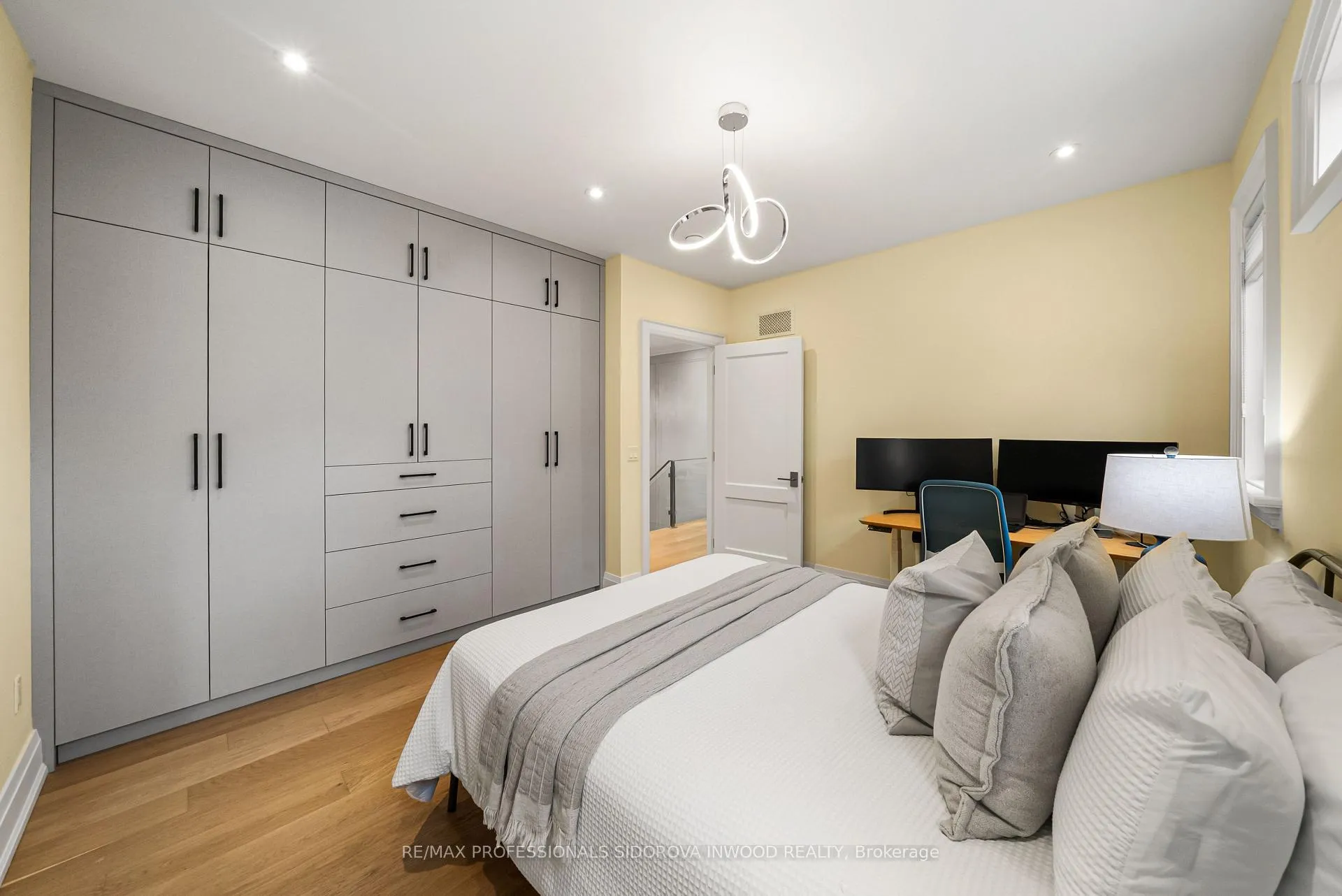 Photo 41 of 4 Tanglewood Terrace, Etobicoke, Stonegate-Queensway — HOMEH