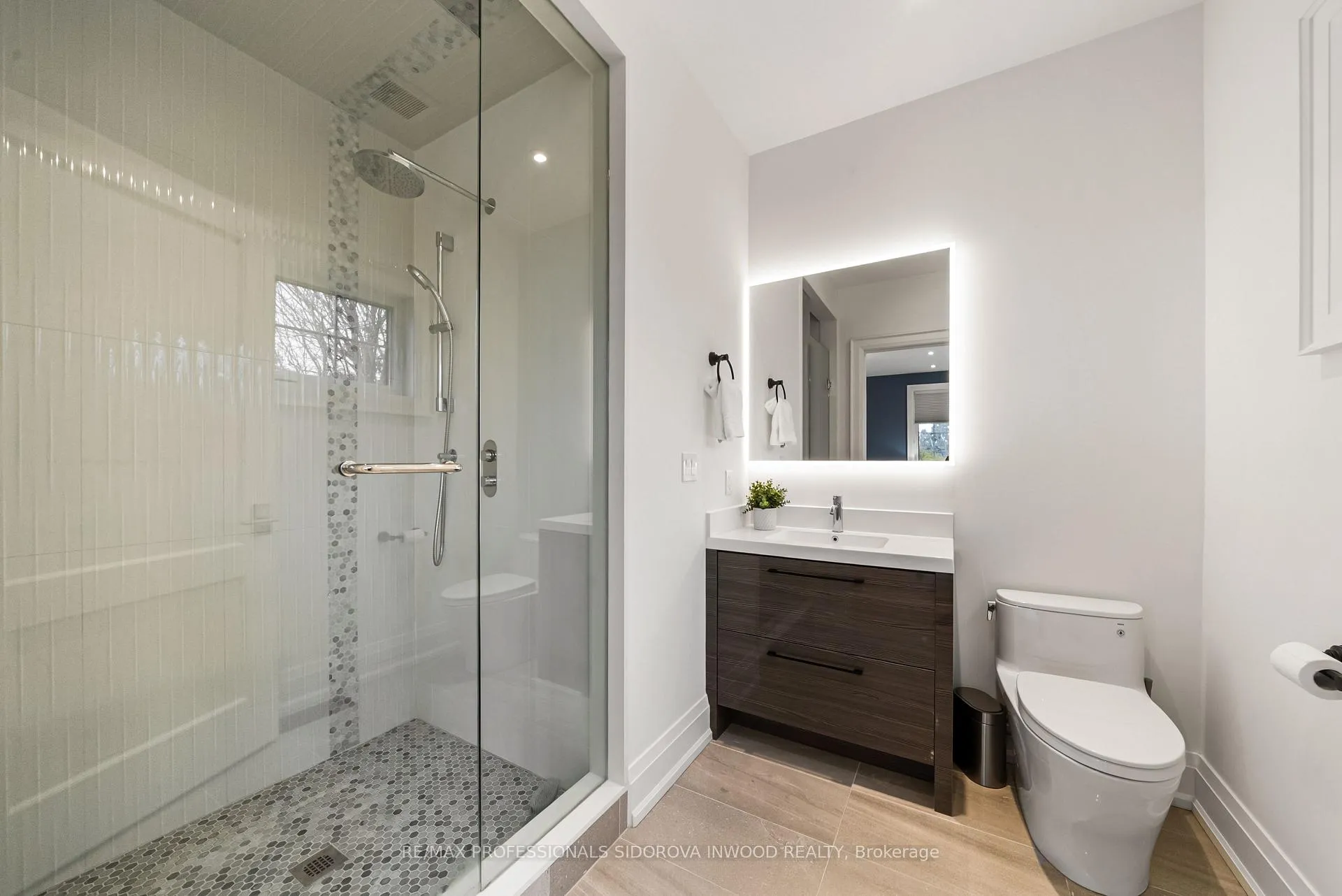 Photo 44 of 4 Tanglewood Terrace, Etobicoke, Stonegate-Queensway — HOMEH