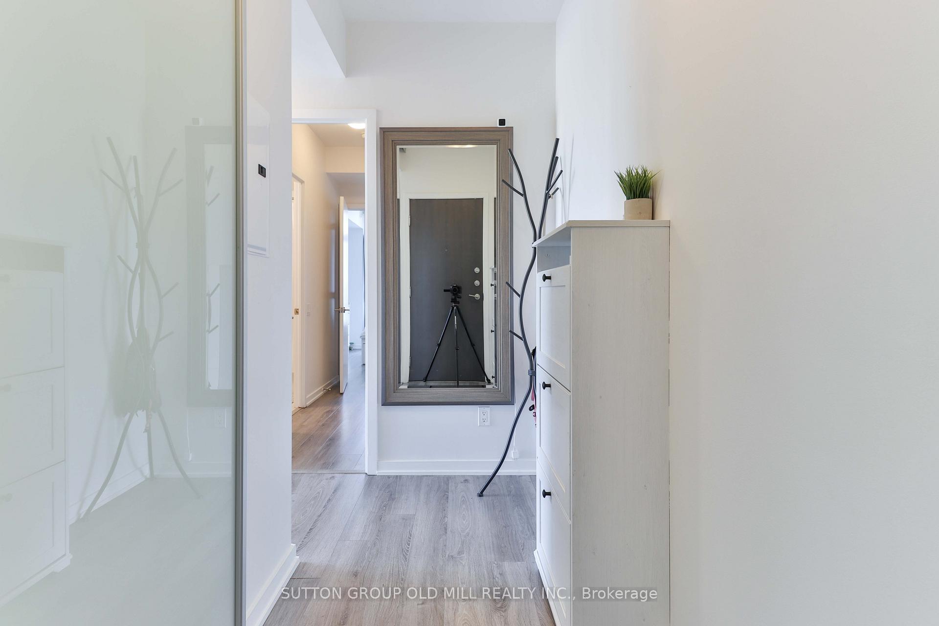 Photo 2 of Unit 714, 103 The Queensway, Toronto, High Park-Swansea — HOMEH