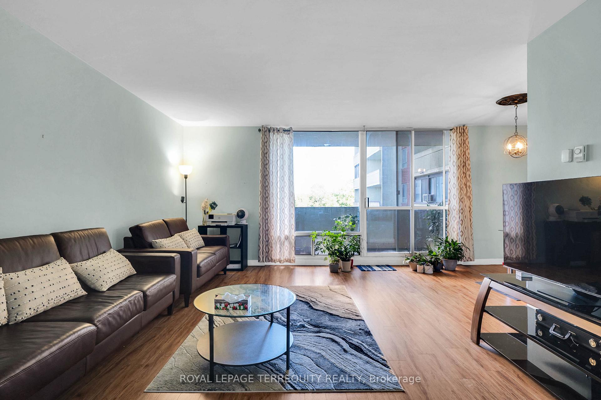 Photo 4 of Unit 519, 5 Massey Square, Toronto, Crescent Town — HOMEH