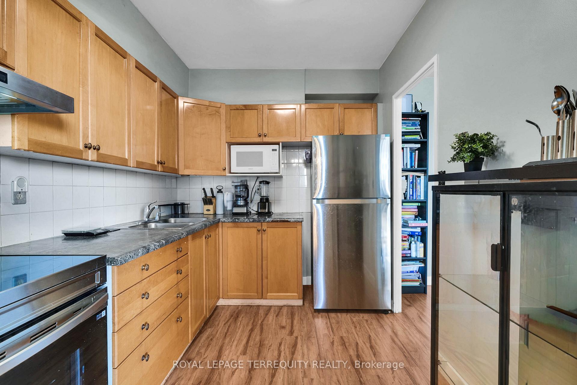 Photo 10 of Unit 519, 5 Massey Square, Toronto, Crescent Town — HOMEH