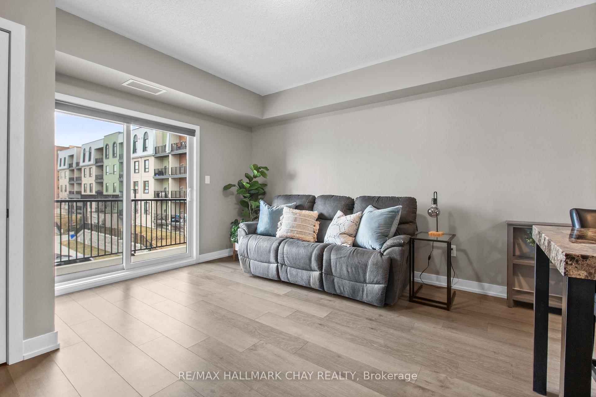 Photo 10 of Unit 211, 4 Spice Way, Barrie, Innis-Shore — HOMEH