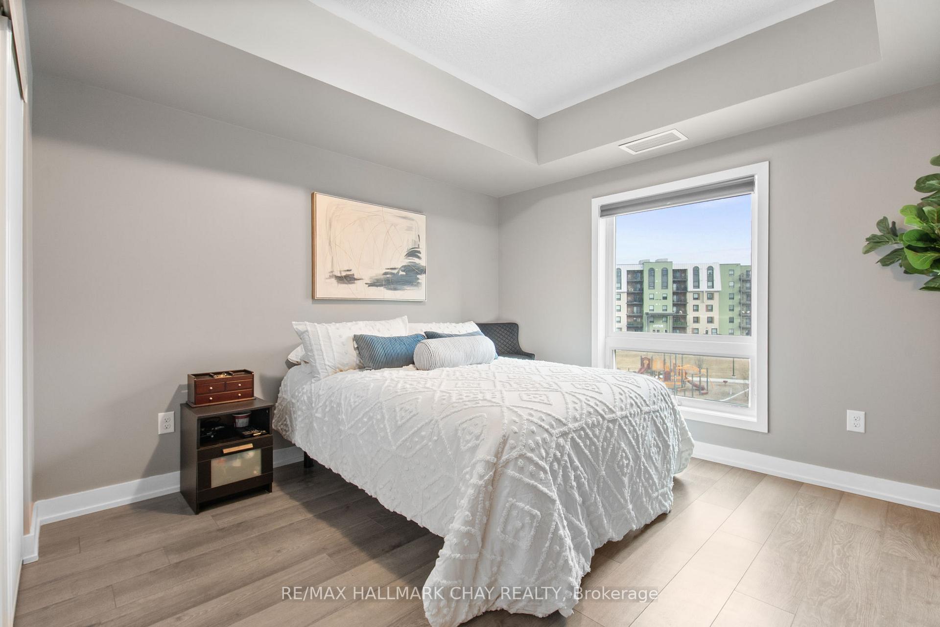 Photo 13 of Unit 211, 4 Spice Way, Barrie, Innis-Shore — HOMEH
