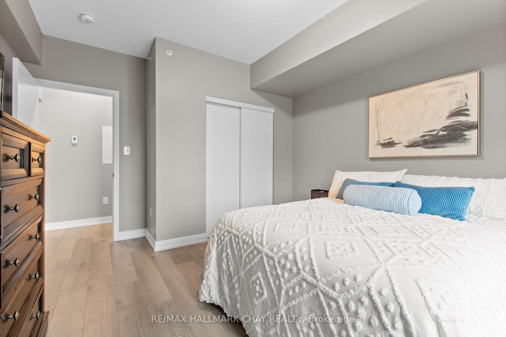 Photo 14 of Unit 211, 4 Spice Way, Barrie, Innis-Shore — HOMEH