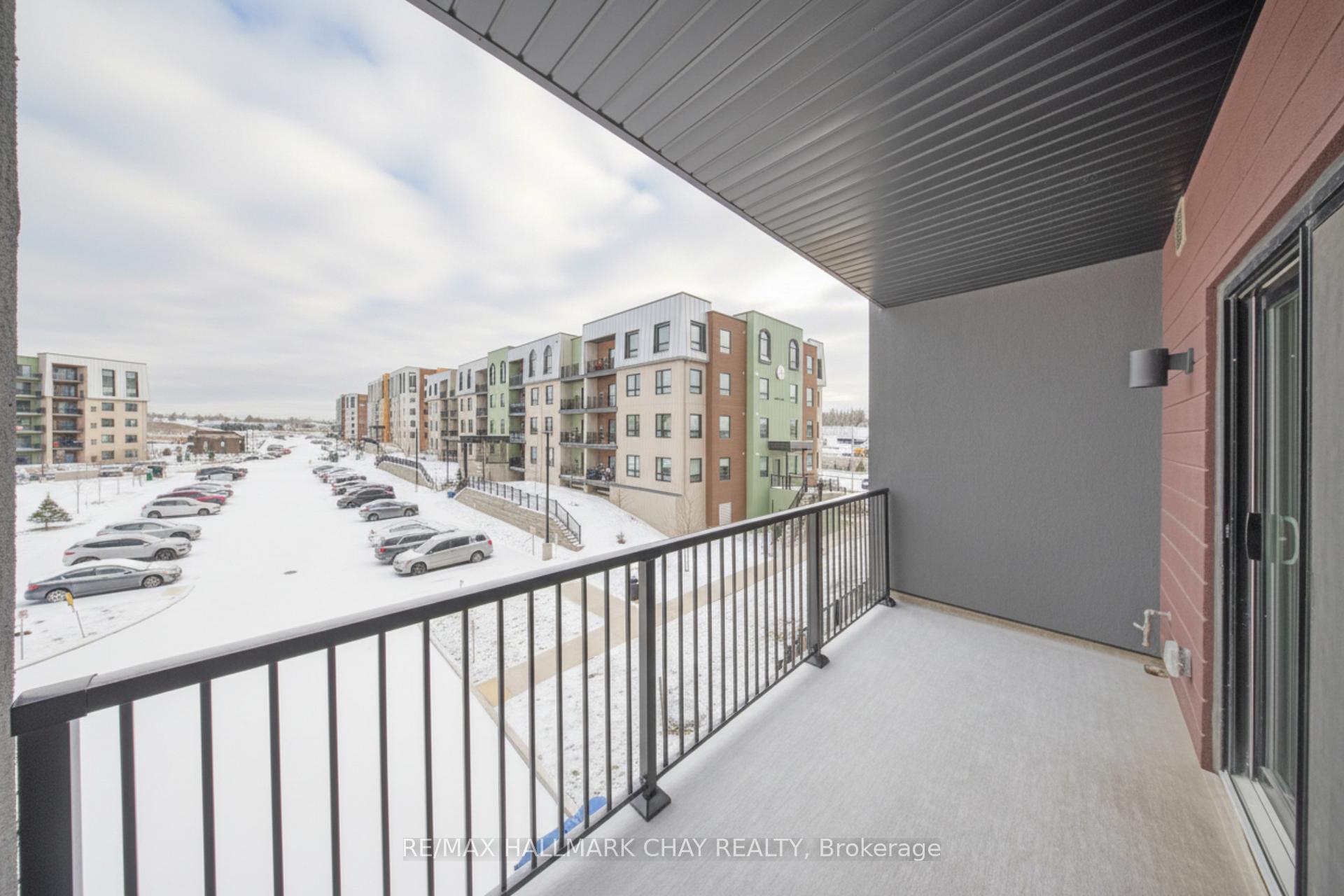 Photo 18 of Unit 211, 4 Spice Way, Barrie, Innis-Shore — HOMEH