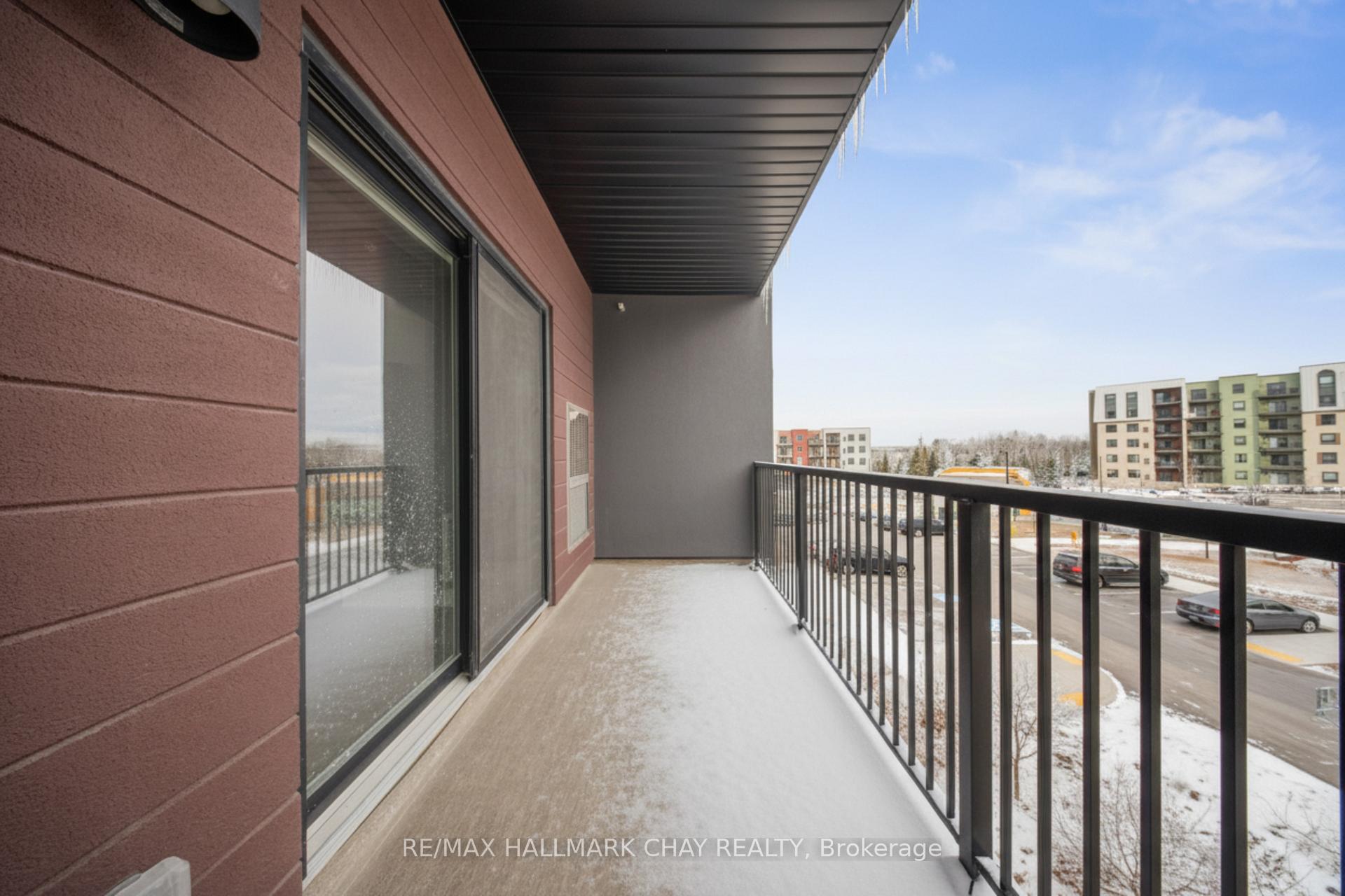 Photo 19 of Unit 211, 4 Spice Way, Barrie, Innis-Shore — HOMEH