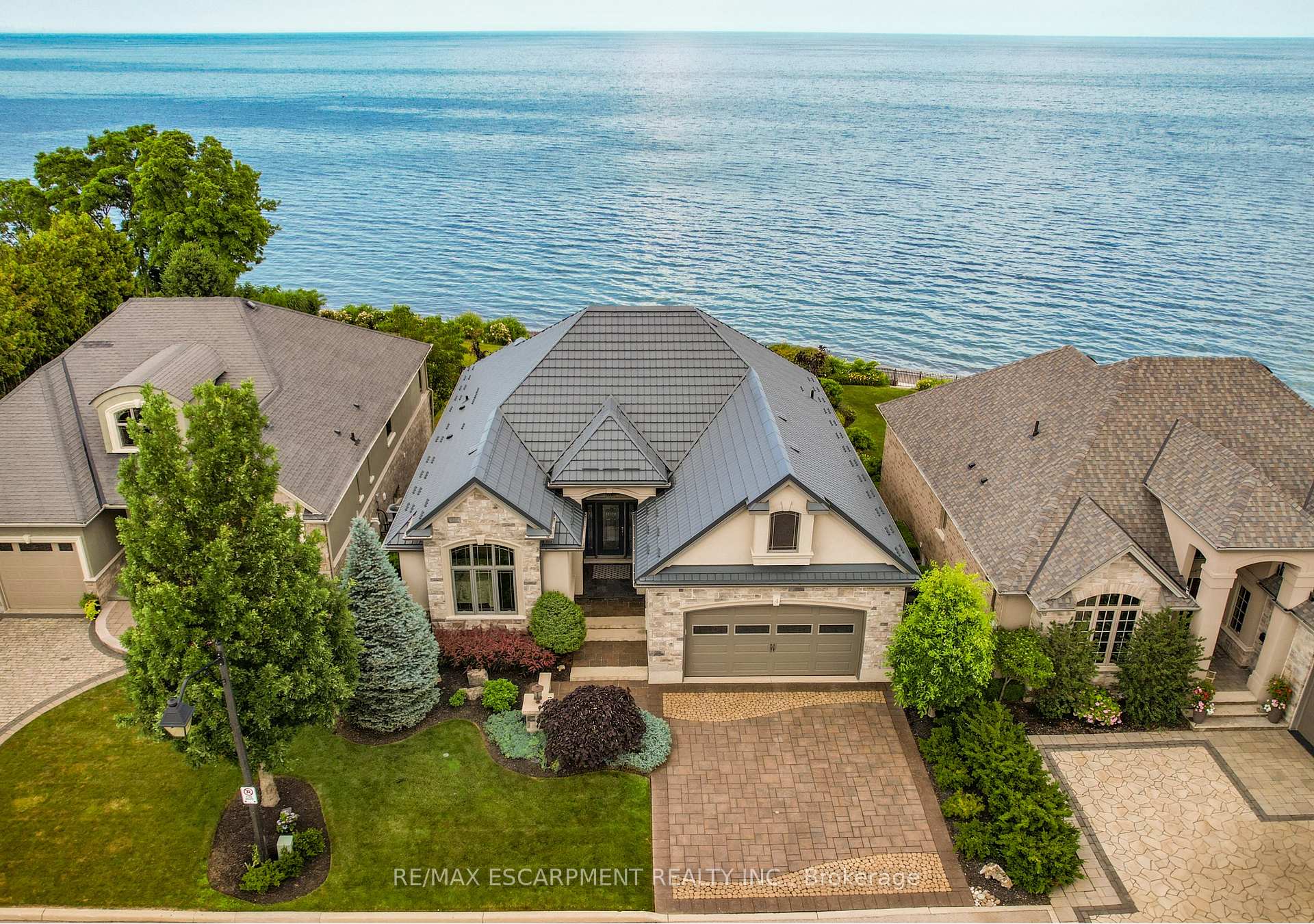 Photo 2 of Unit 4, 61 Lake Street, Grimsby, Grimsby Beach — HOMEH