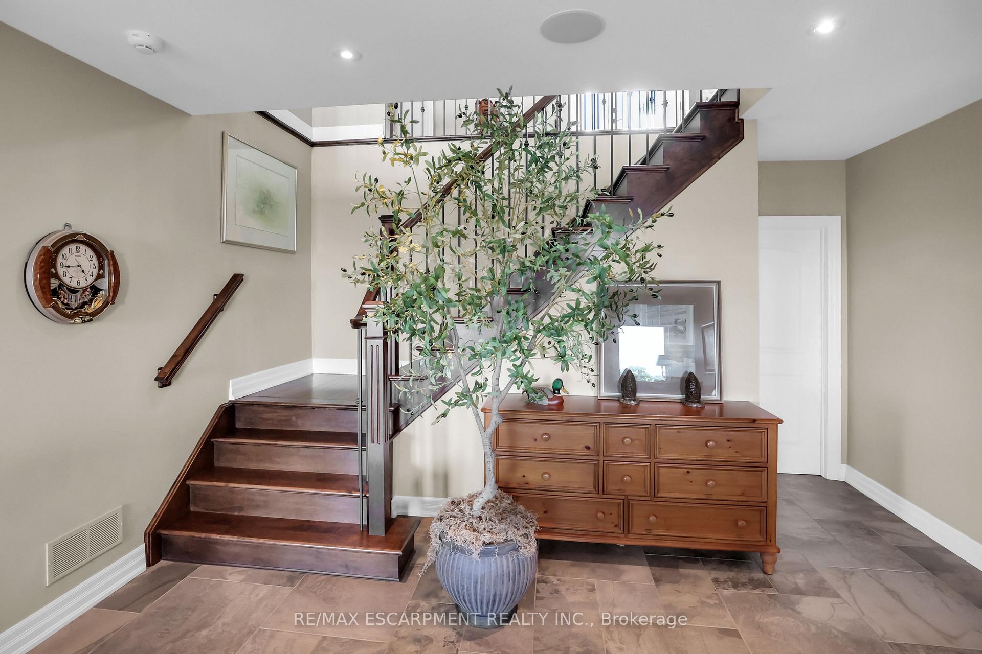Photo 30 of Unit 4, 61 Lake Street, Grimsby, Grimsby Beach — HOMEH