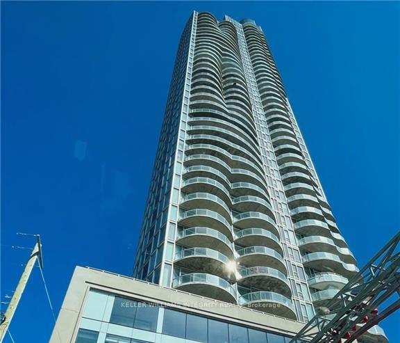 Front of Unit 908, 805 Carling Avenue