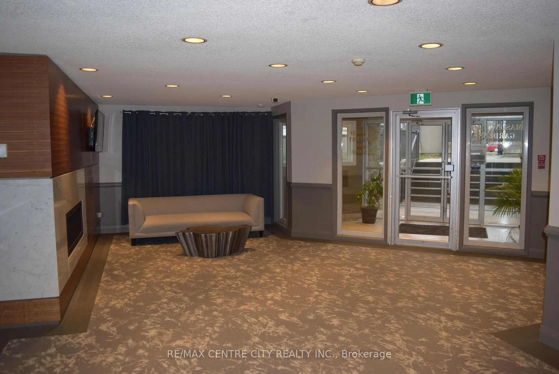 Photo 3 of Unit 207, 5 Jacksway Crescent, London, North G — HOMEH