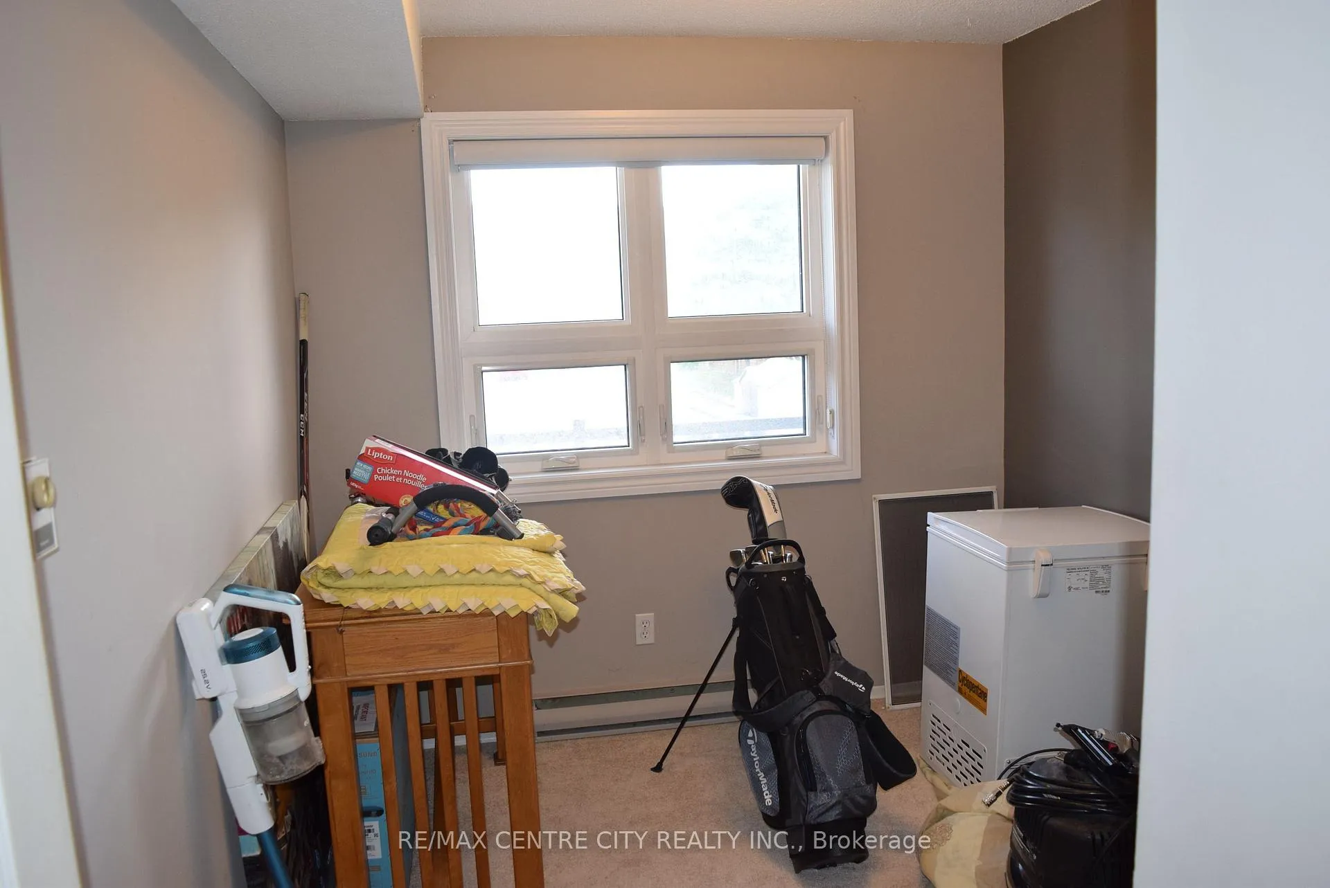 Photo 13 of Unit 207, 5 Jacksway Crescent, London, North G — HOMEH