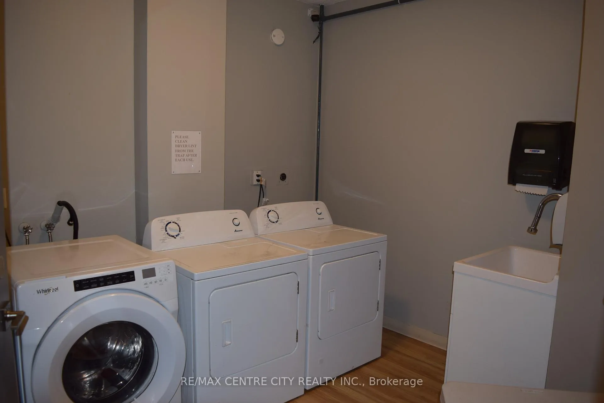 Photo 14 of Unit 207, 5 Jacksway Crescent, London, North G — HOMEH