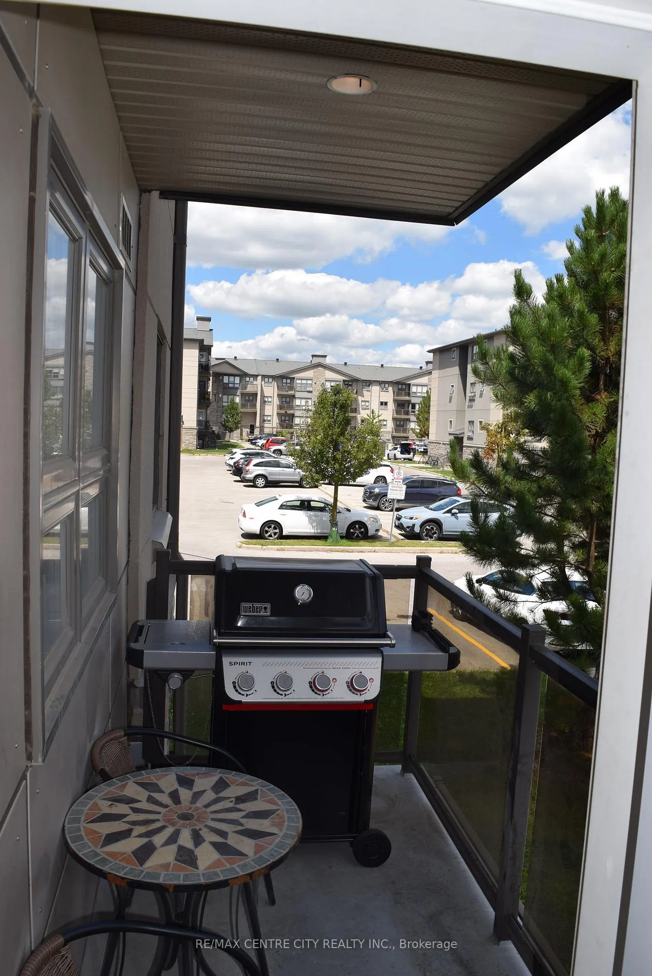Photo 15 of Unit 207, 5 Jacksway Crescent, London, North G — HOMEH