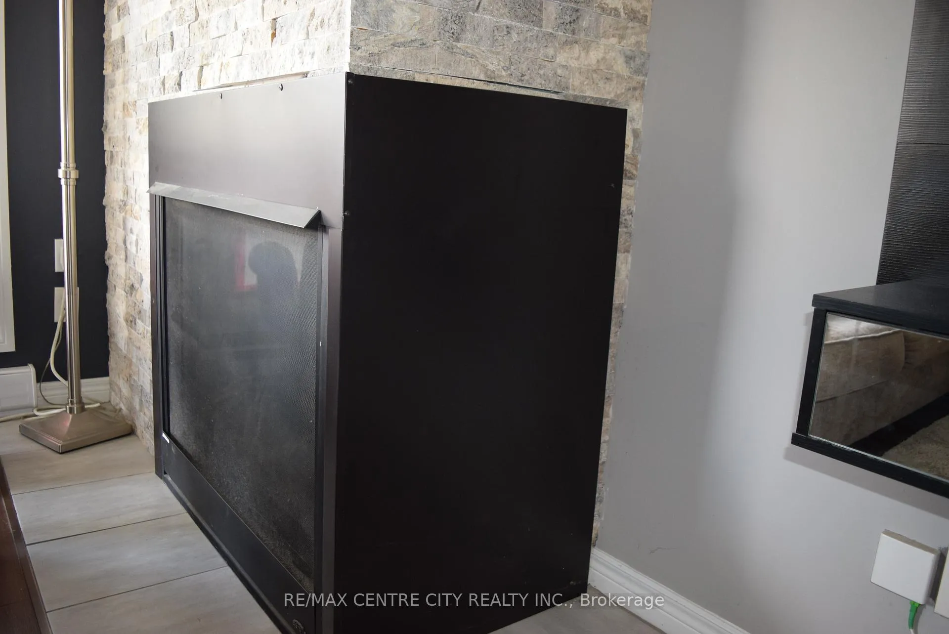 Photo 21 of Unit 207, 5 Jacksway Crescent, London, North G — HOMEH