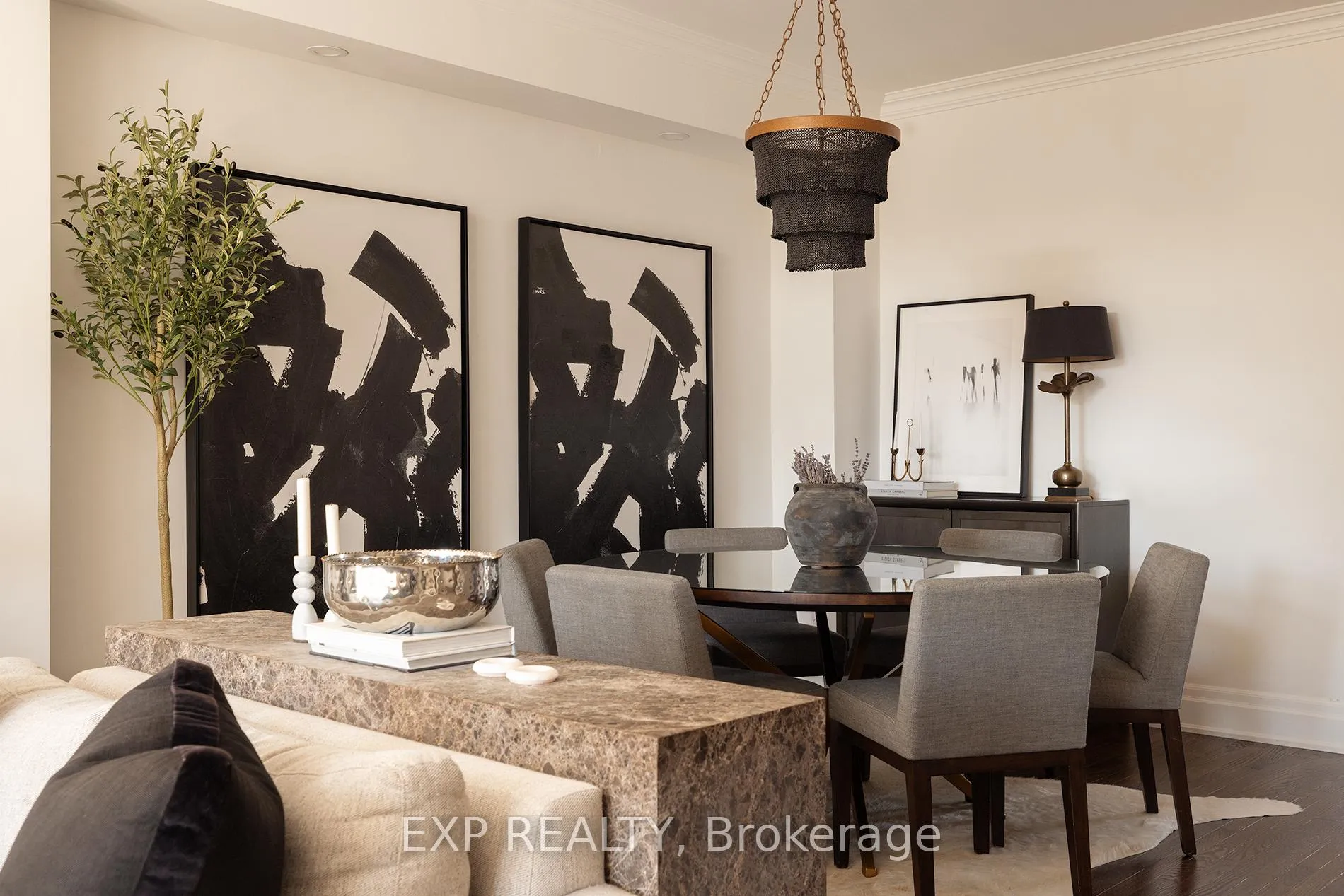 Photo 8 of 31 Brownstone Lane, Etobicoke, Kingsway South — HOMEH